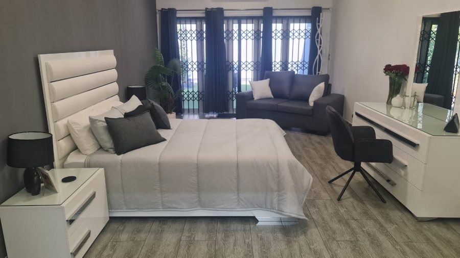 5 Bedroom Property for Sale in Protea Park North West